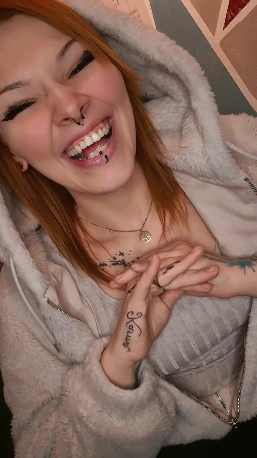 @Angelina🦊💋