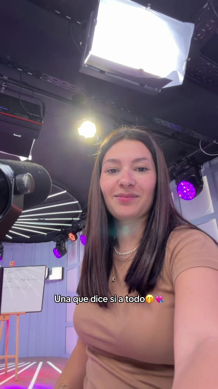 @𝑬𝒍𝒊 𝑴𝒐𝒍𝒊𝒏𝒂