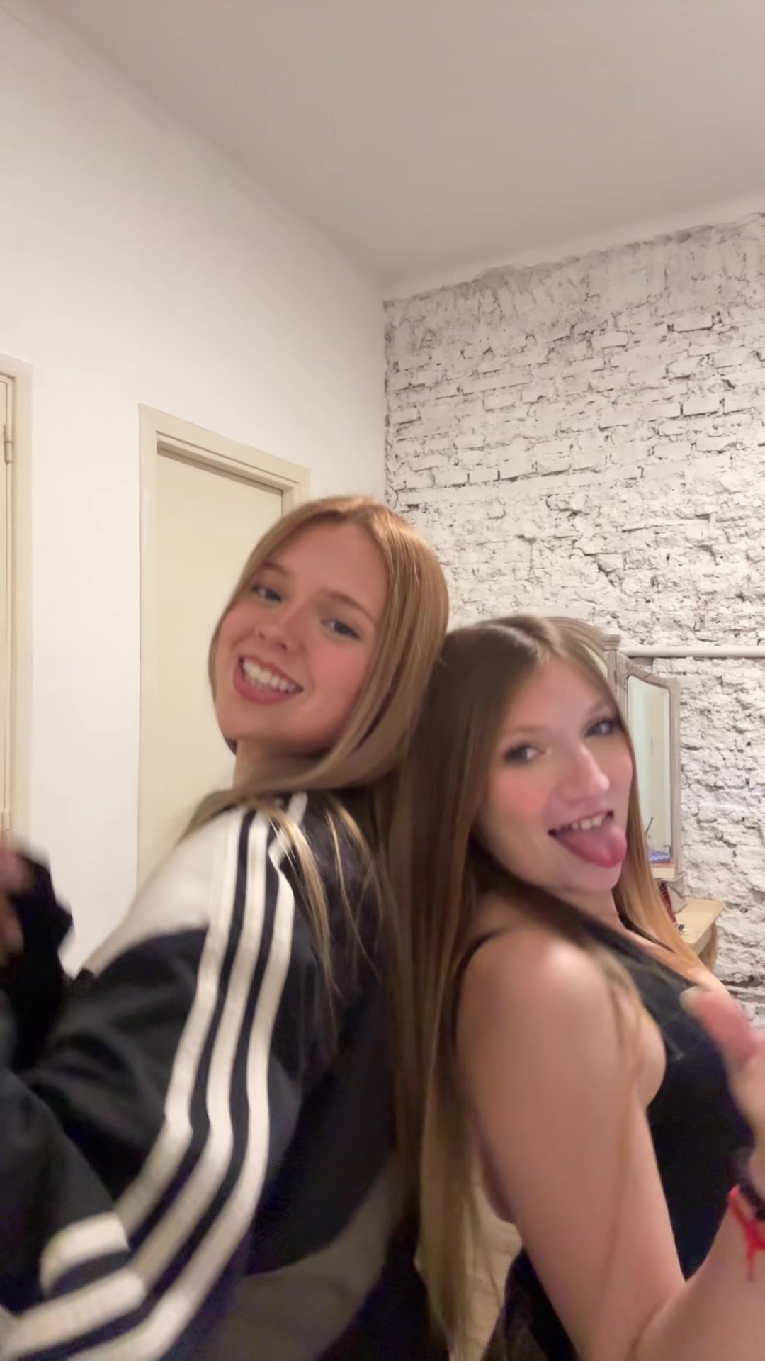 @valentinaaaaa