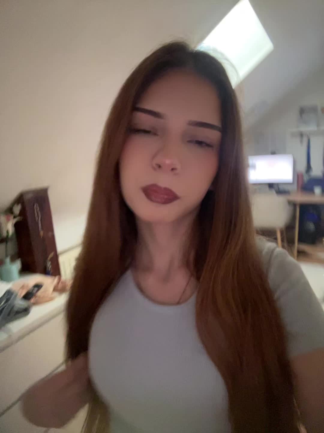 @𑣲 𝓔