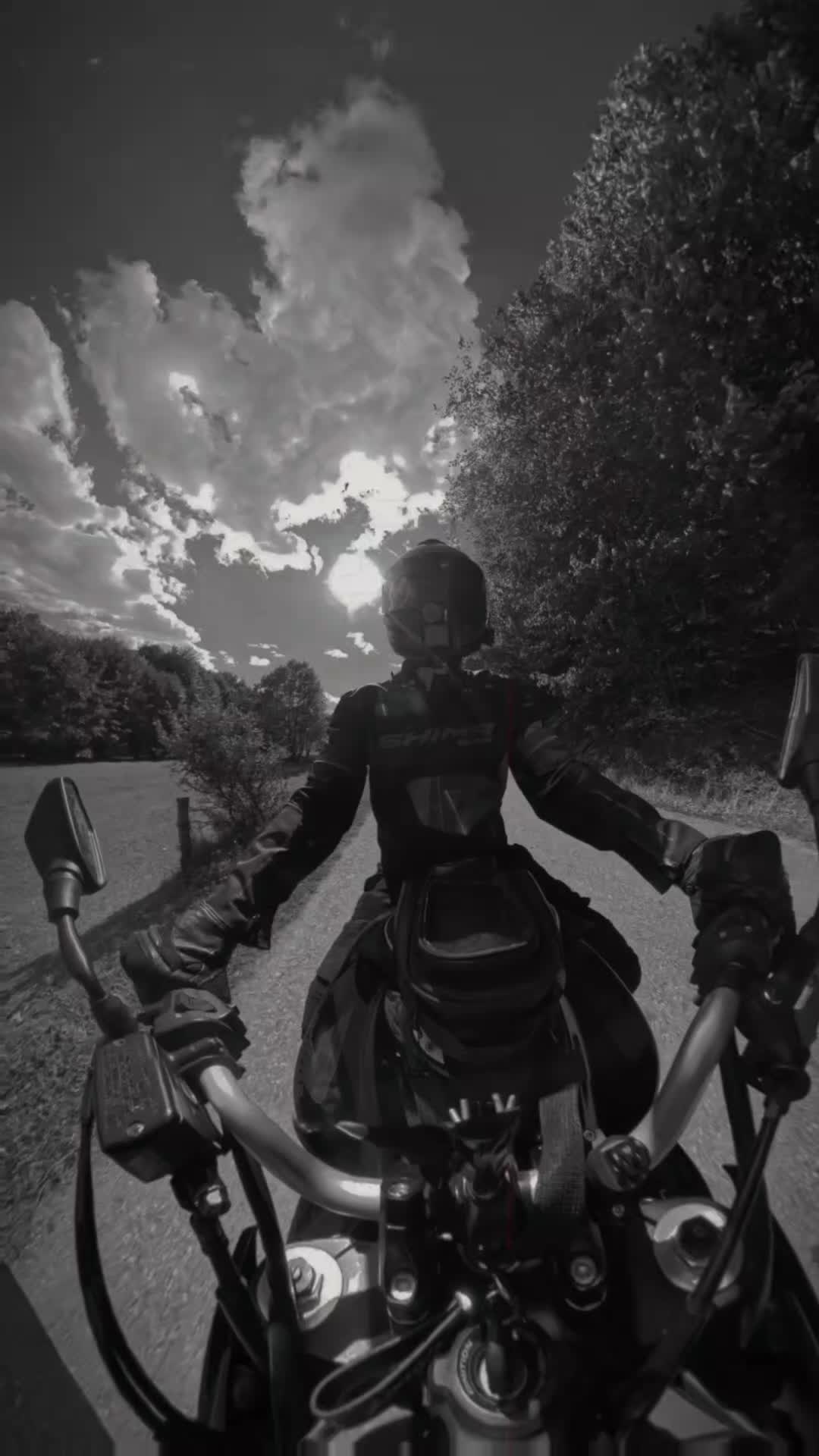 @🏍𝗠ǻ𝒓𝐤๏🏍