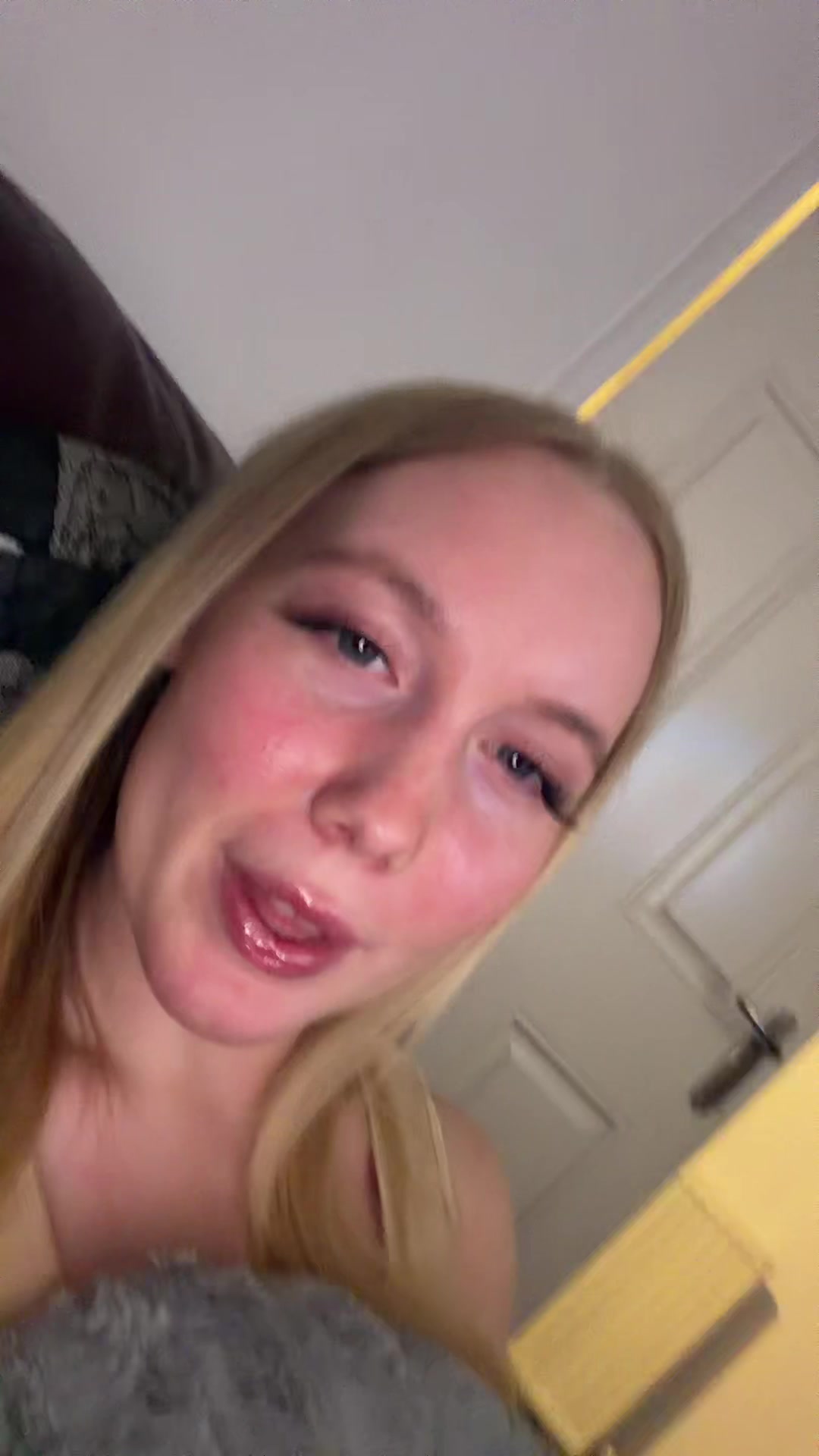 @shaniawag