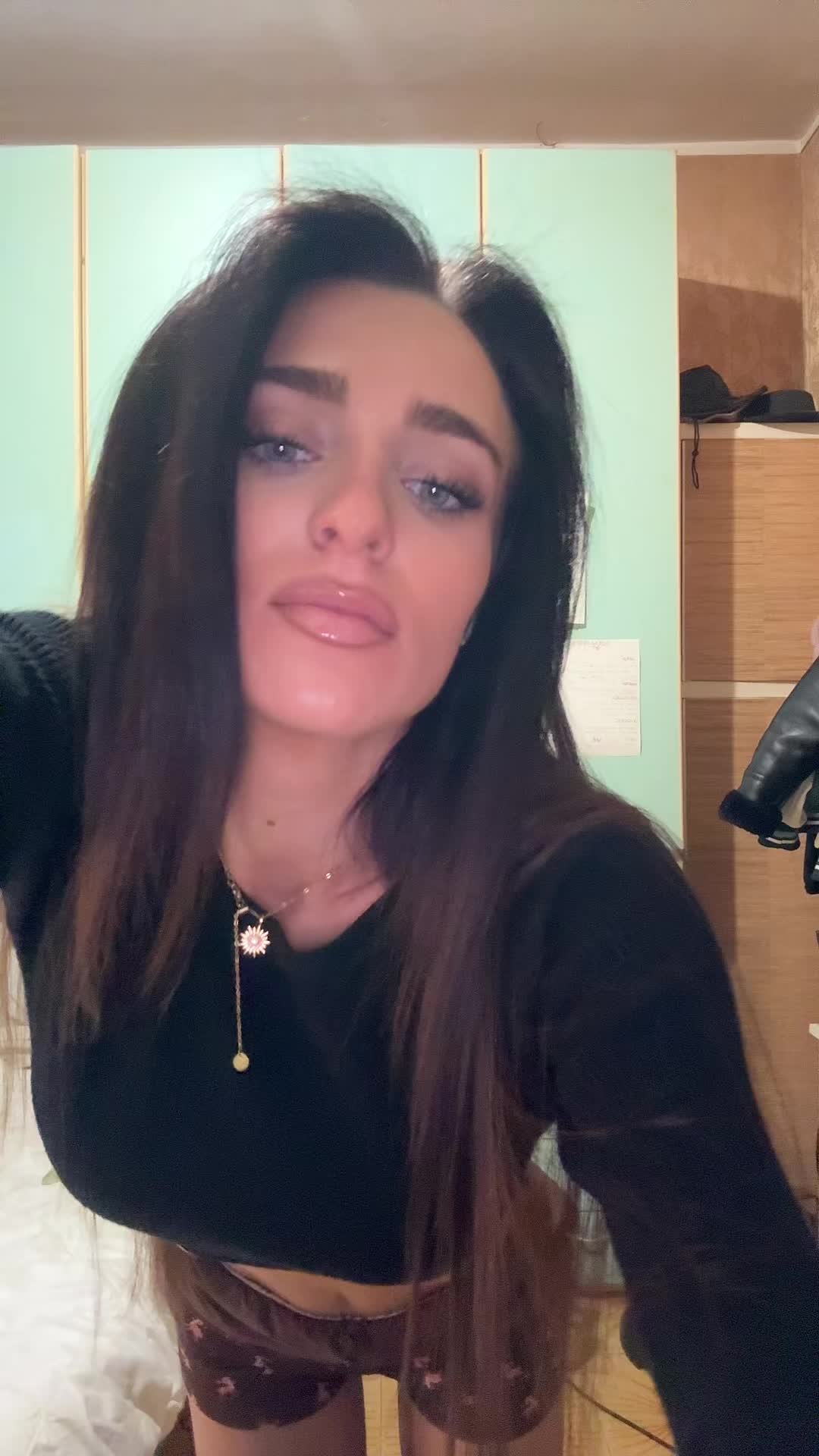 @Elena Siri