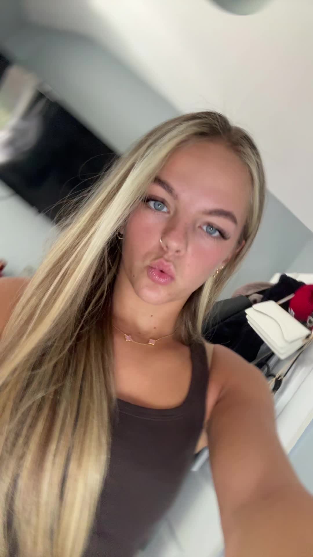 @demileigh🍒🕺🪩