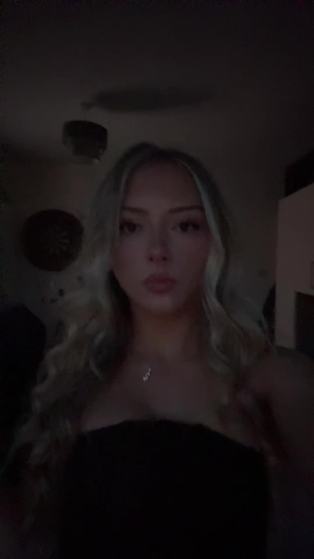 @poppyleaxx