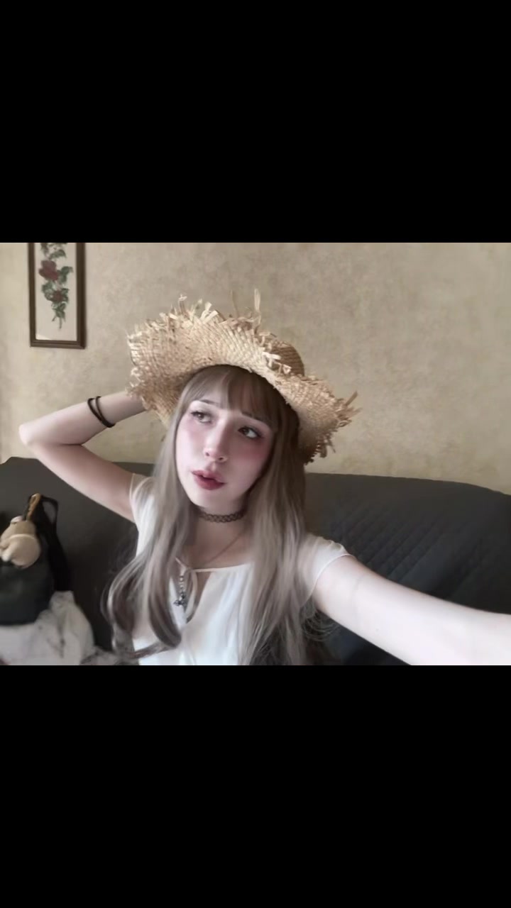 @Mela<3