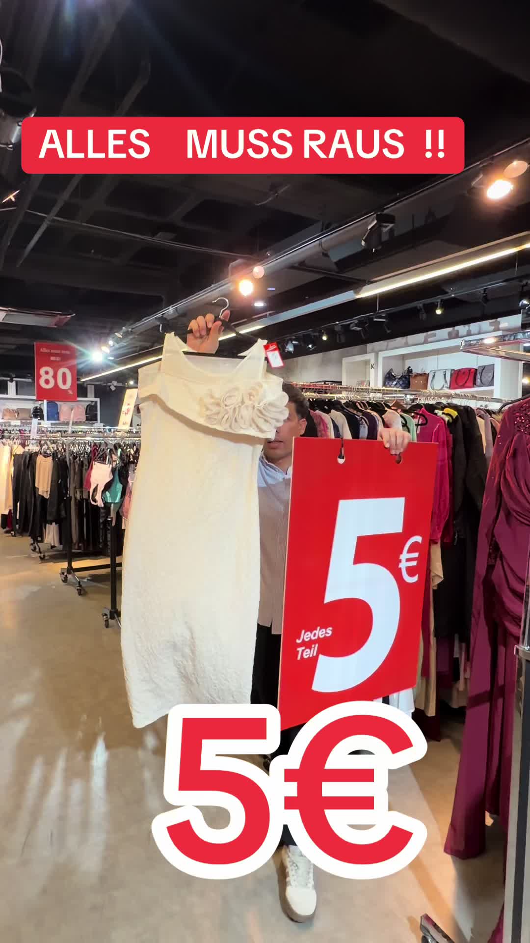 @Lacaoutlet2