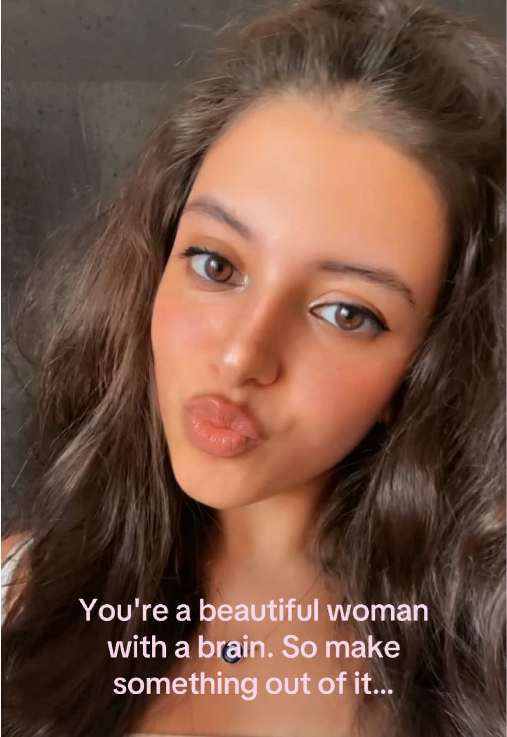 @Brunette bombshell