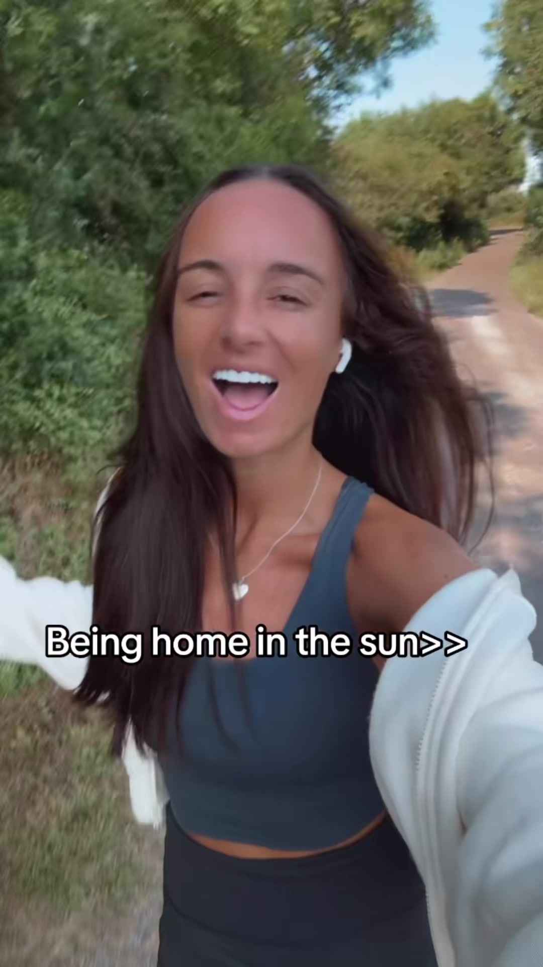 @rachosullivan