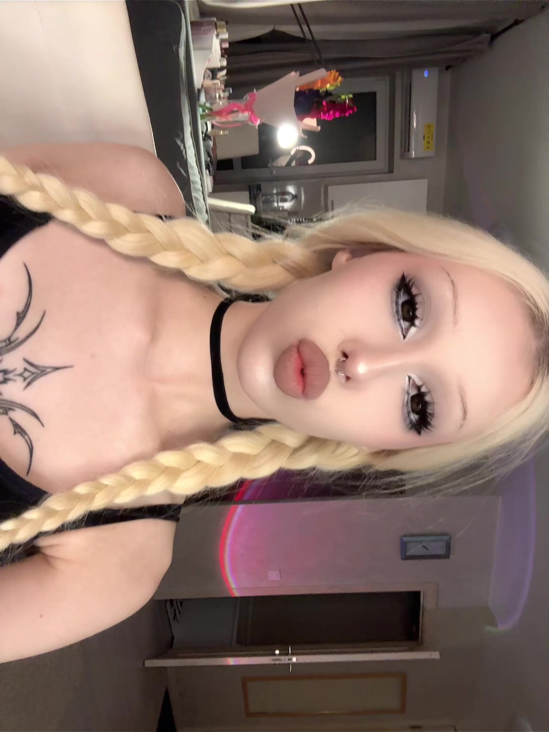 @аня ковач
