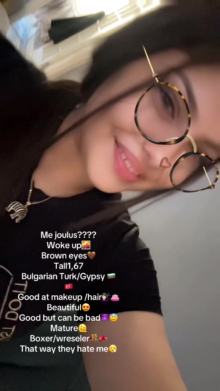 @🎭