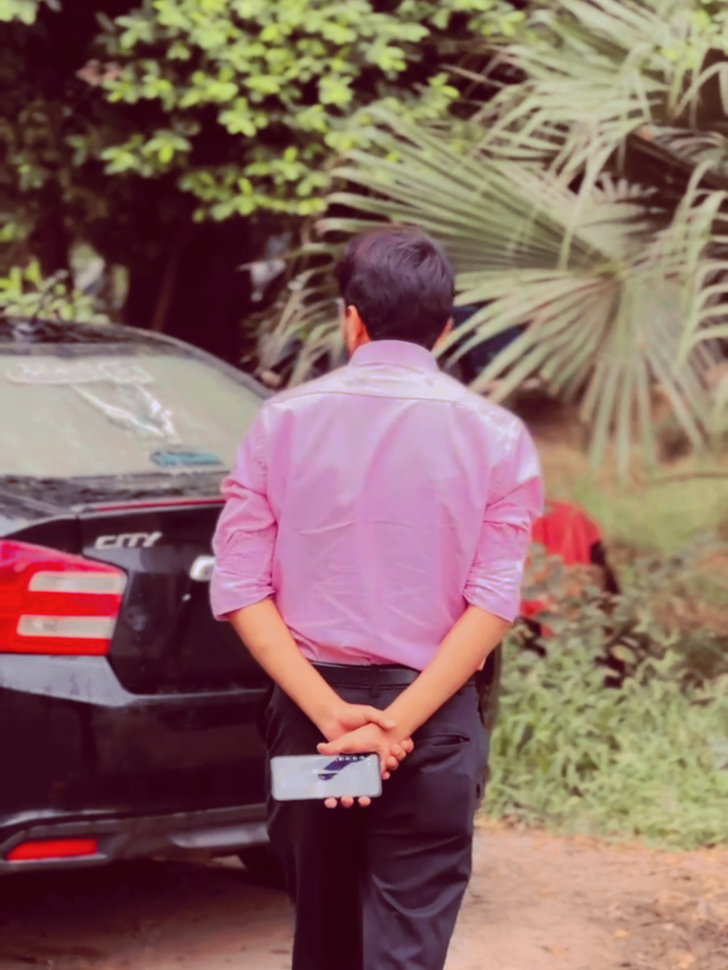 @آوارہ🕊️