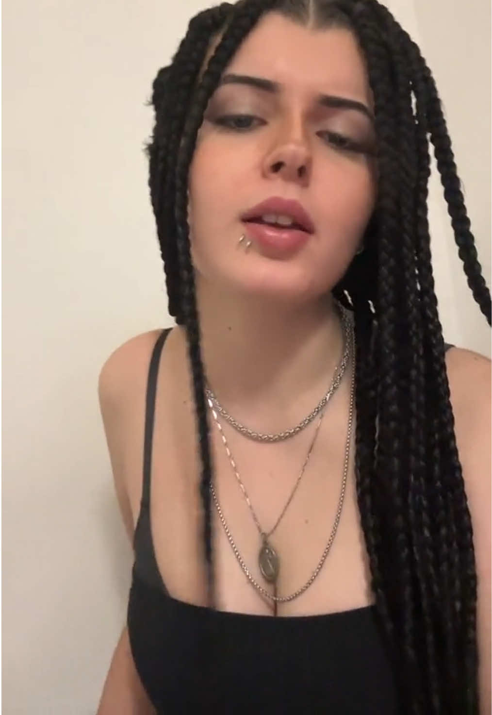 @whosdishoe