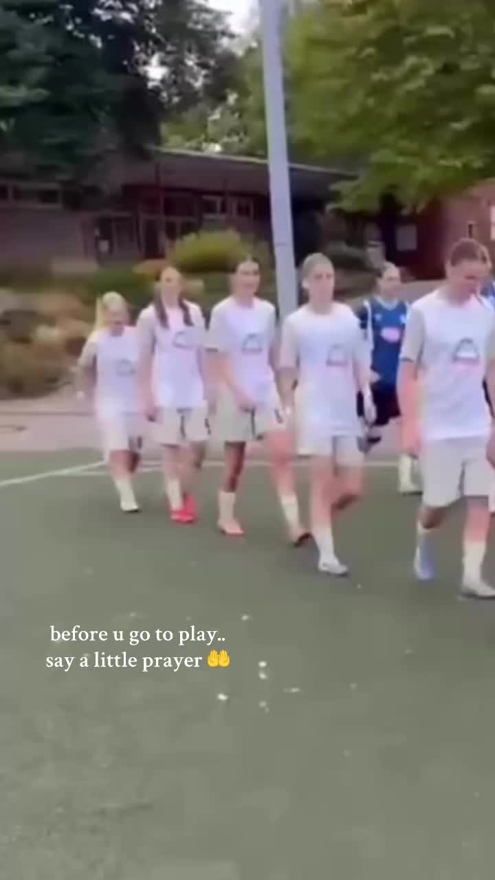 @𝐂𝐞𝐥𝐢𝐧𝐞🦥