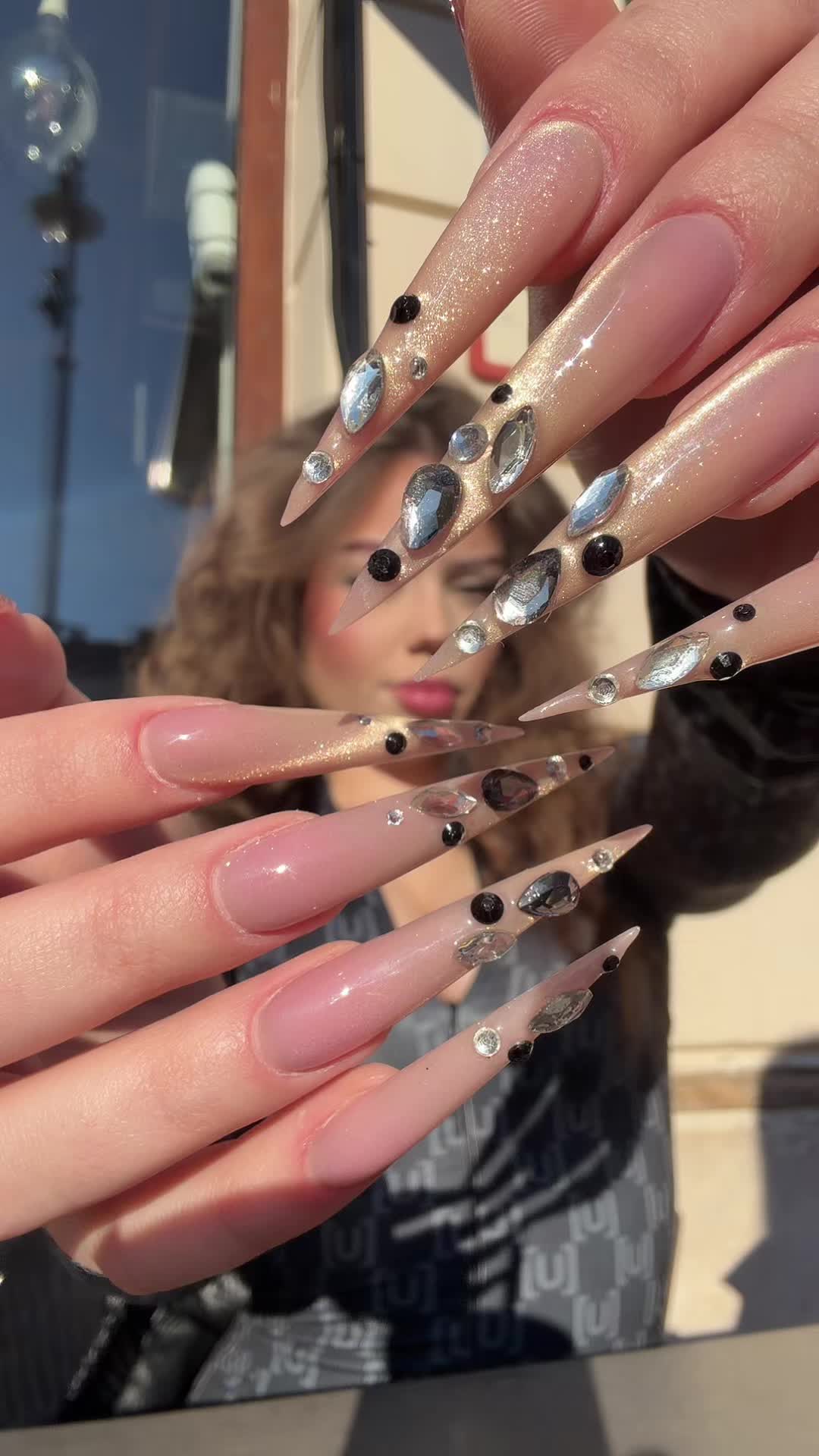 @Lara Lakatos