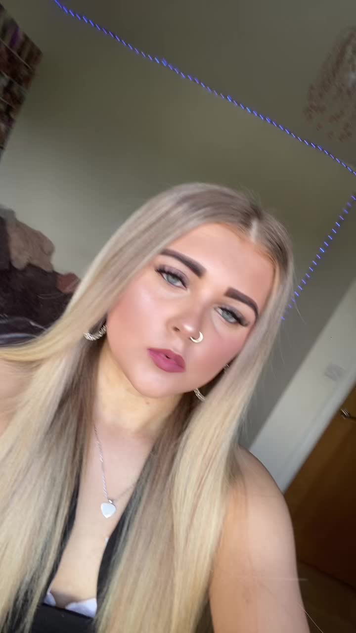@𝑳❤️