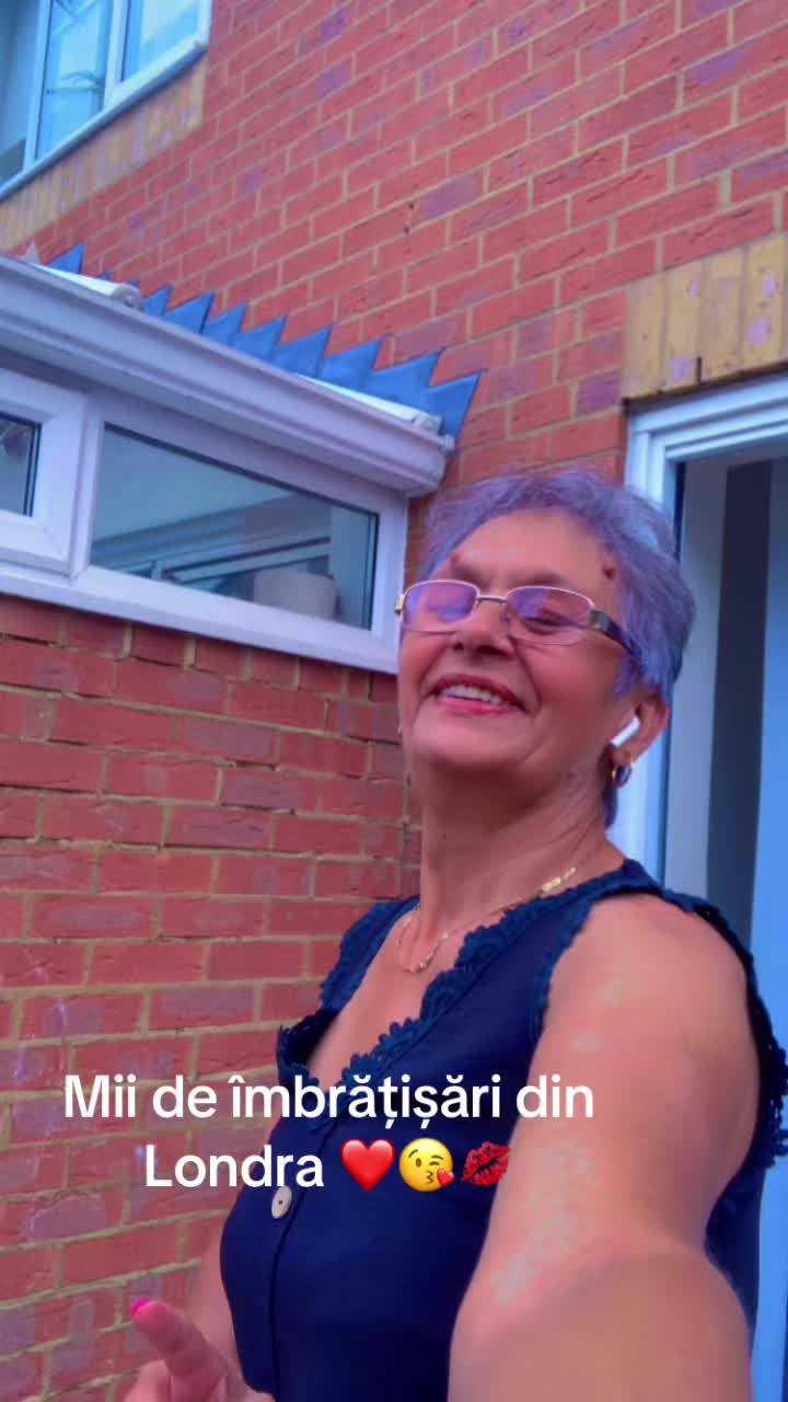 @Adriana Augustin295