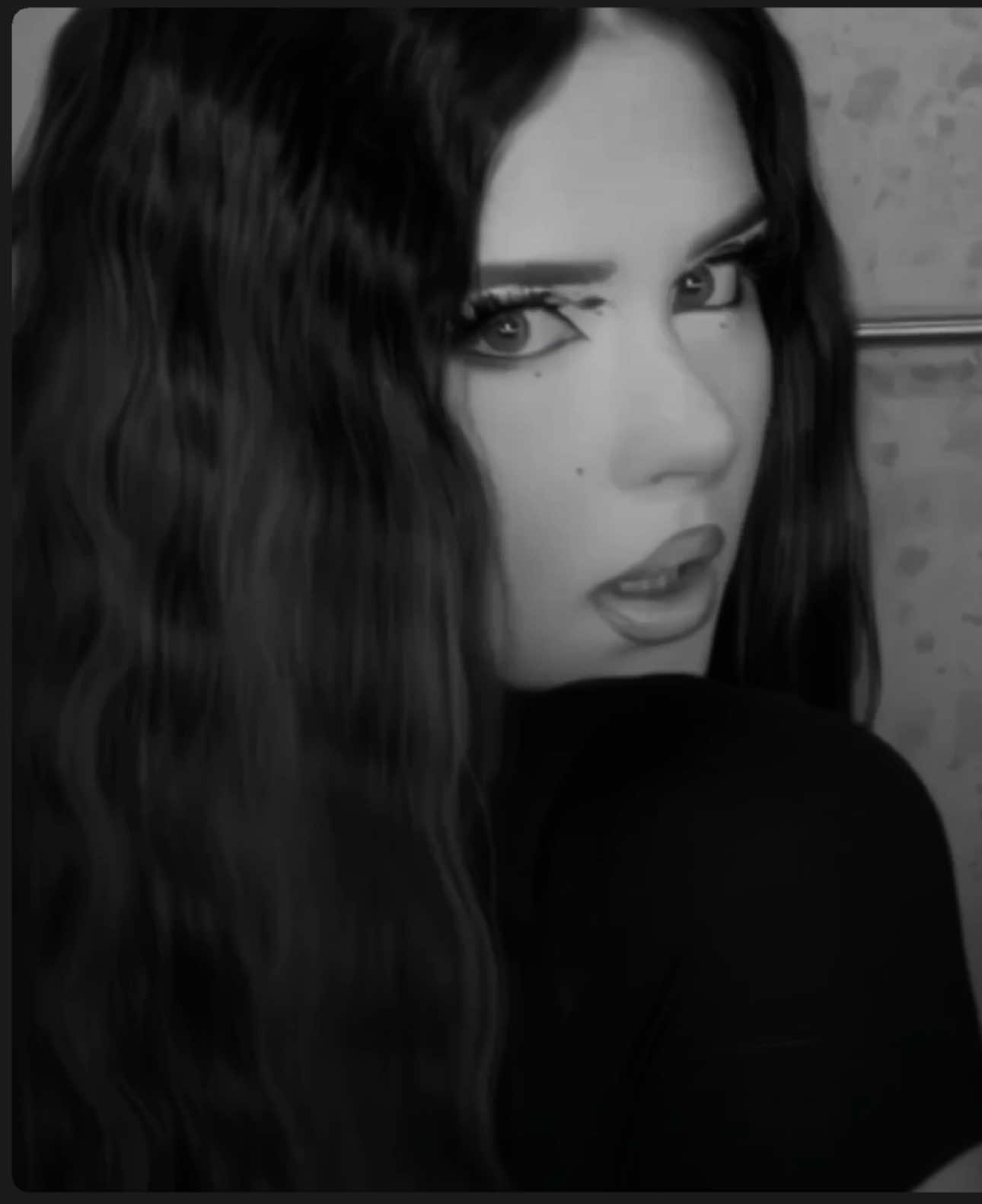 @𝐧𝐢𝐢𝐤𝐚