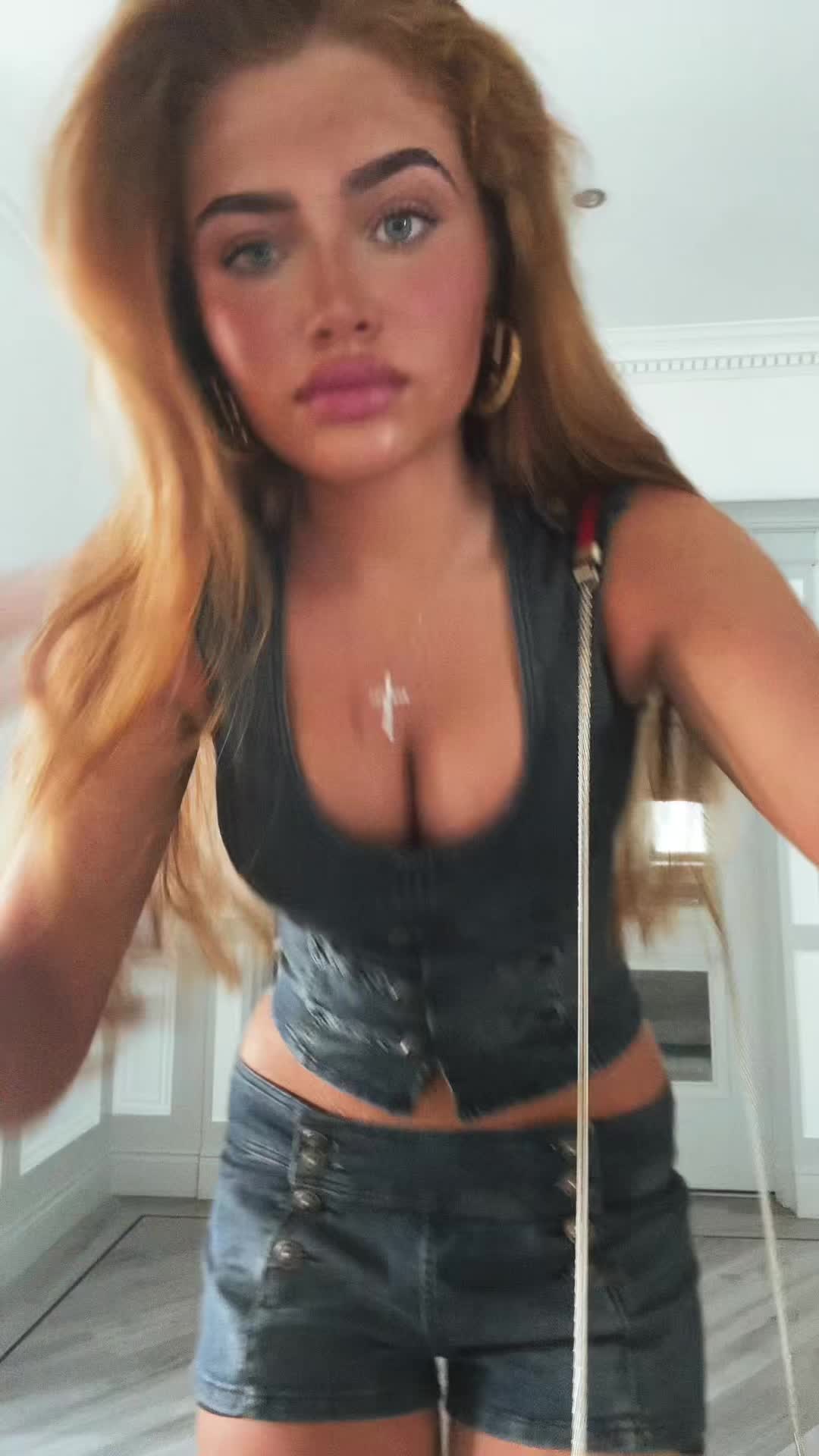 @marieconnors