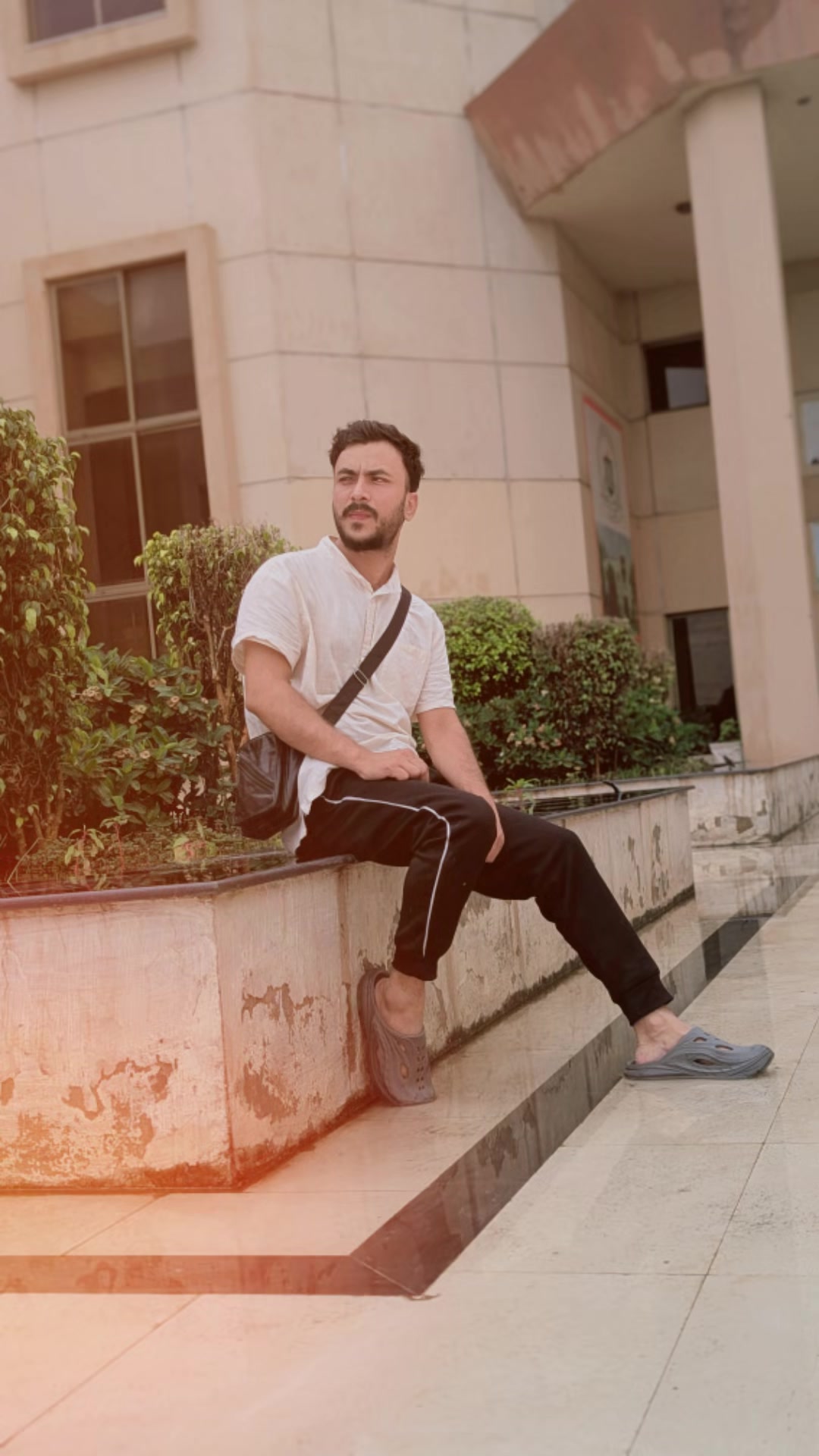 @ع