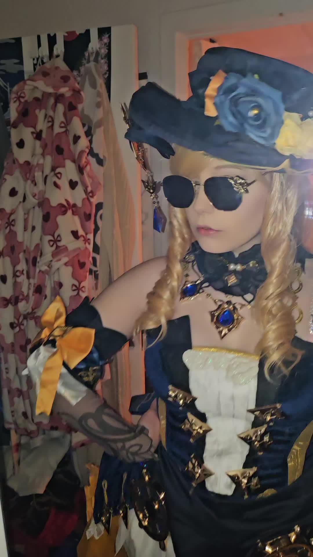 @୨ৎLaura