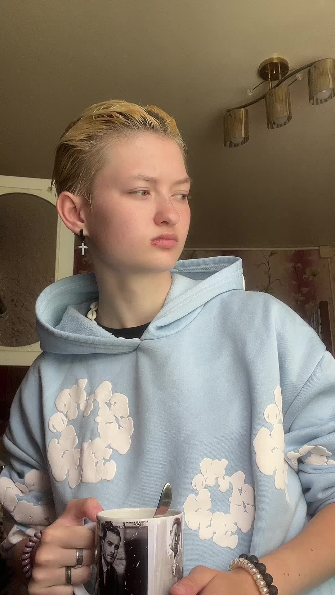 @вика я