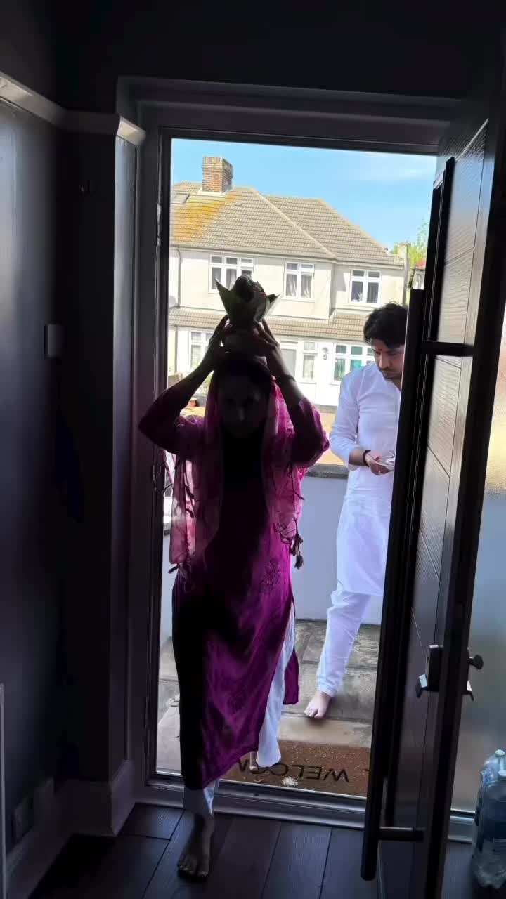 @Mayur Bhatt _Hindu Priest