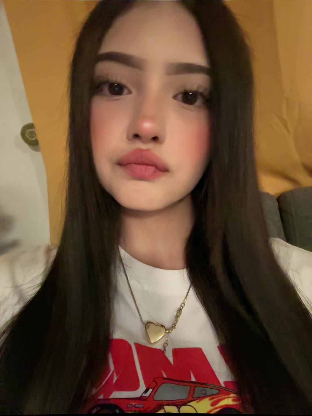 @𝒶𝓁𝒾 🍒
