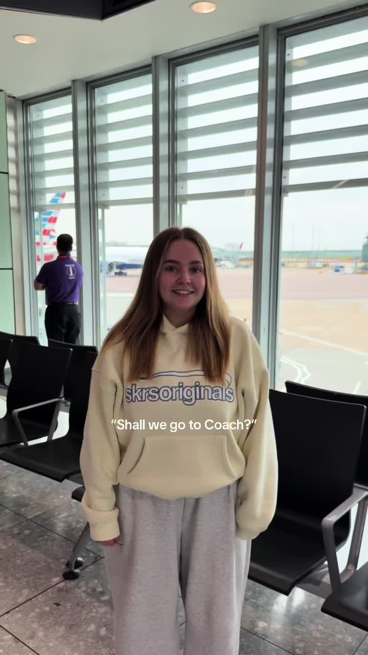 @Hollie | Full Time Traveller