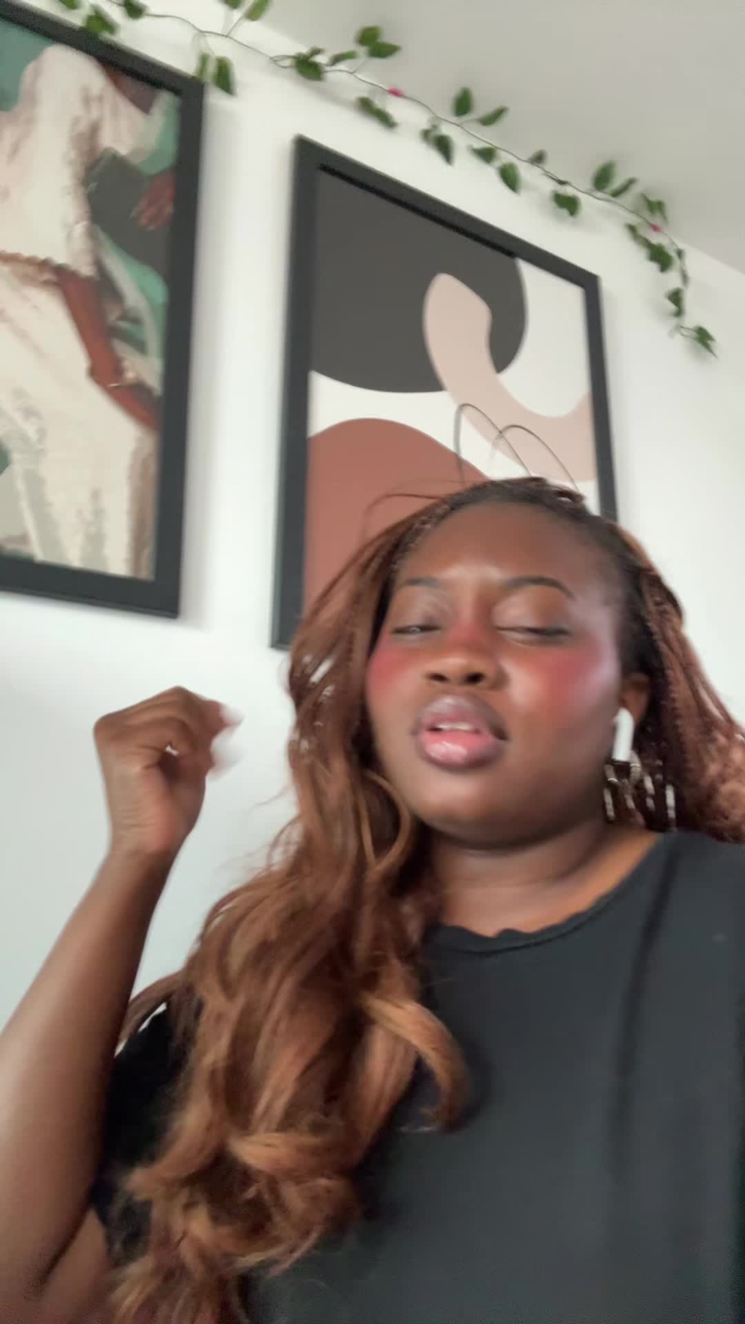@Laylay