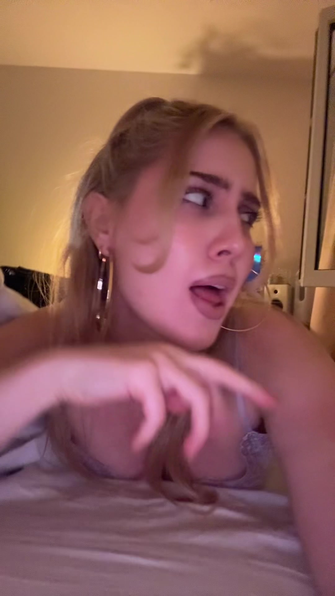 @tscholić