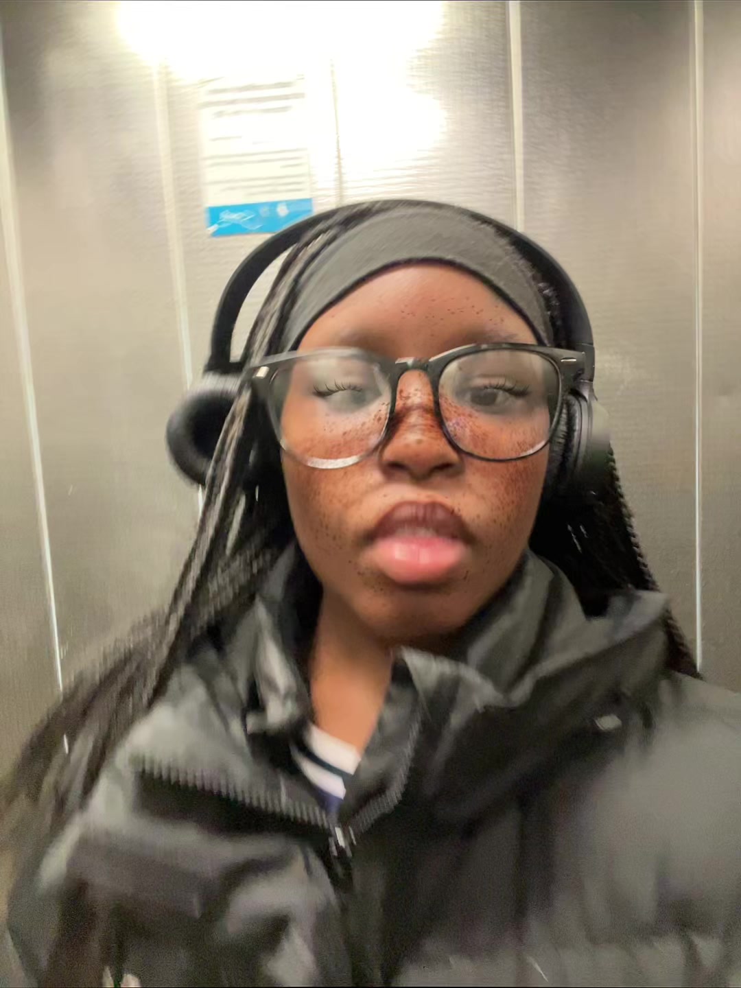 @😐