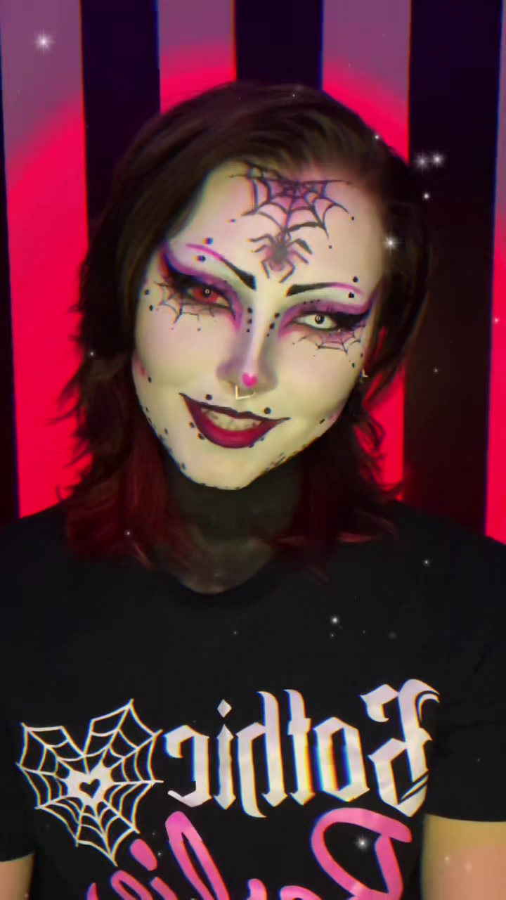 @✨Weird0✨