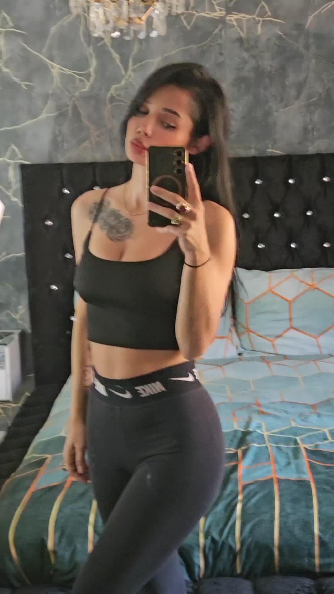 @nikoleta