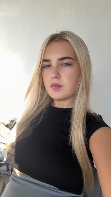 @demi 👀