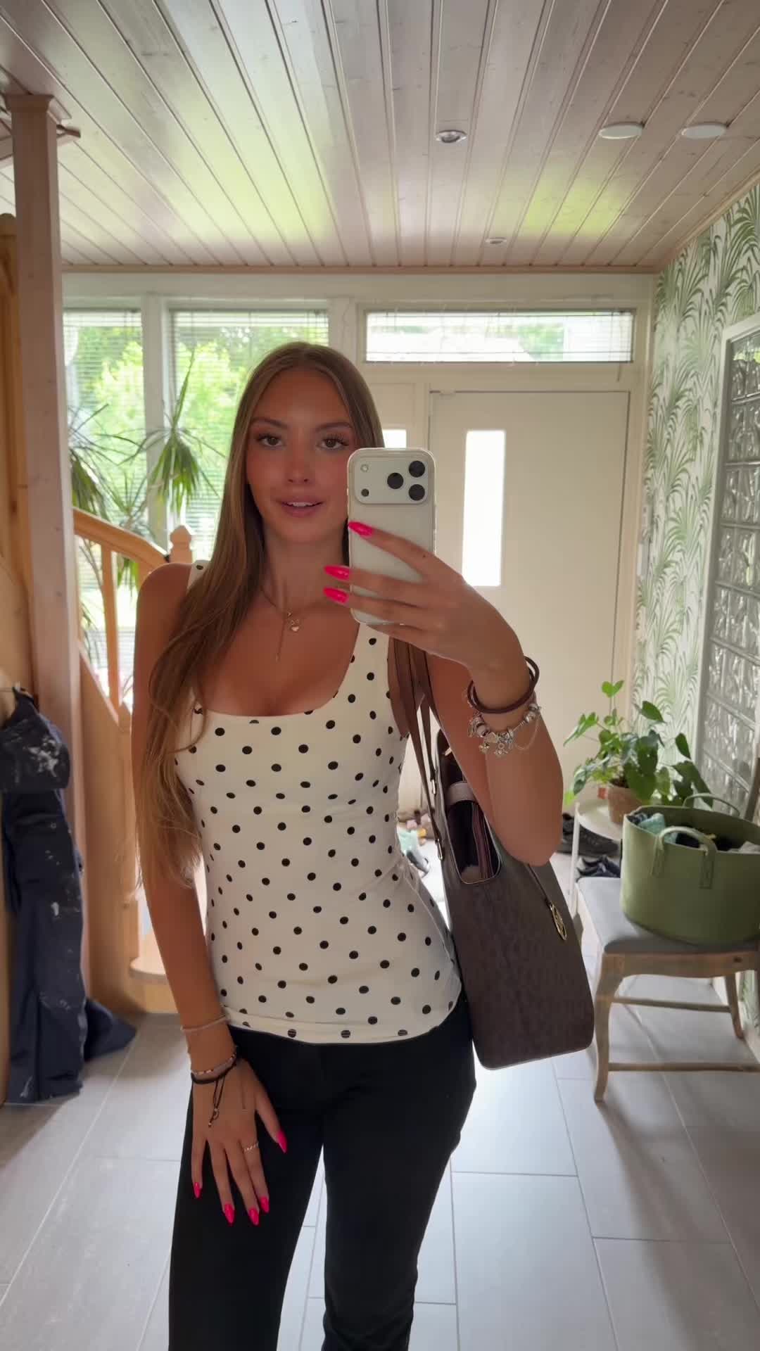 @olivialarjomaa