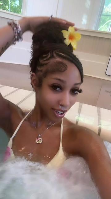 @Asiaaa💕