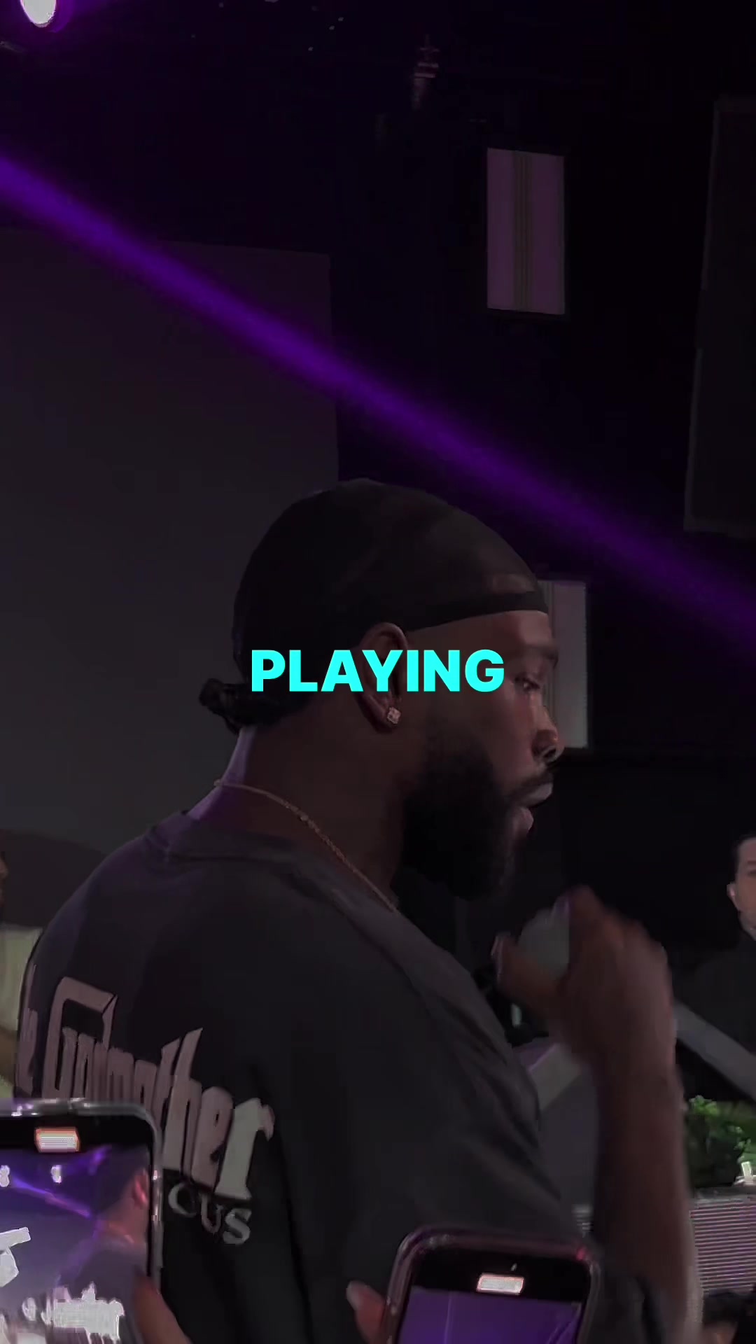 @🎧