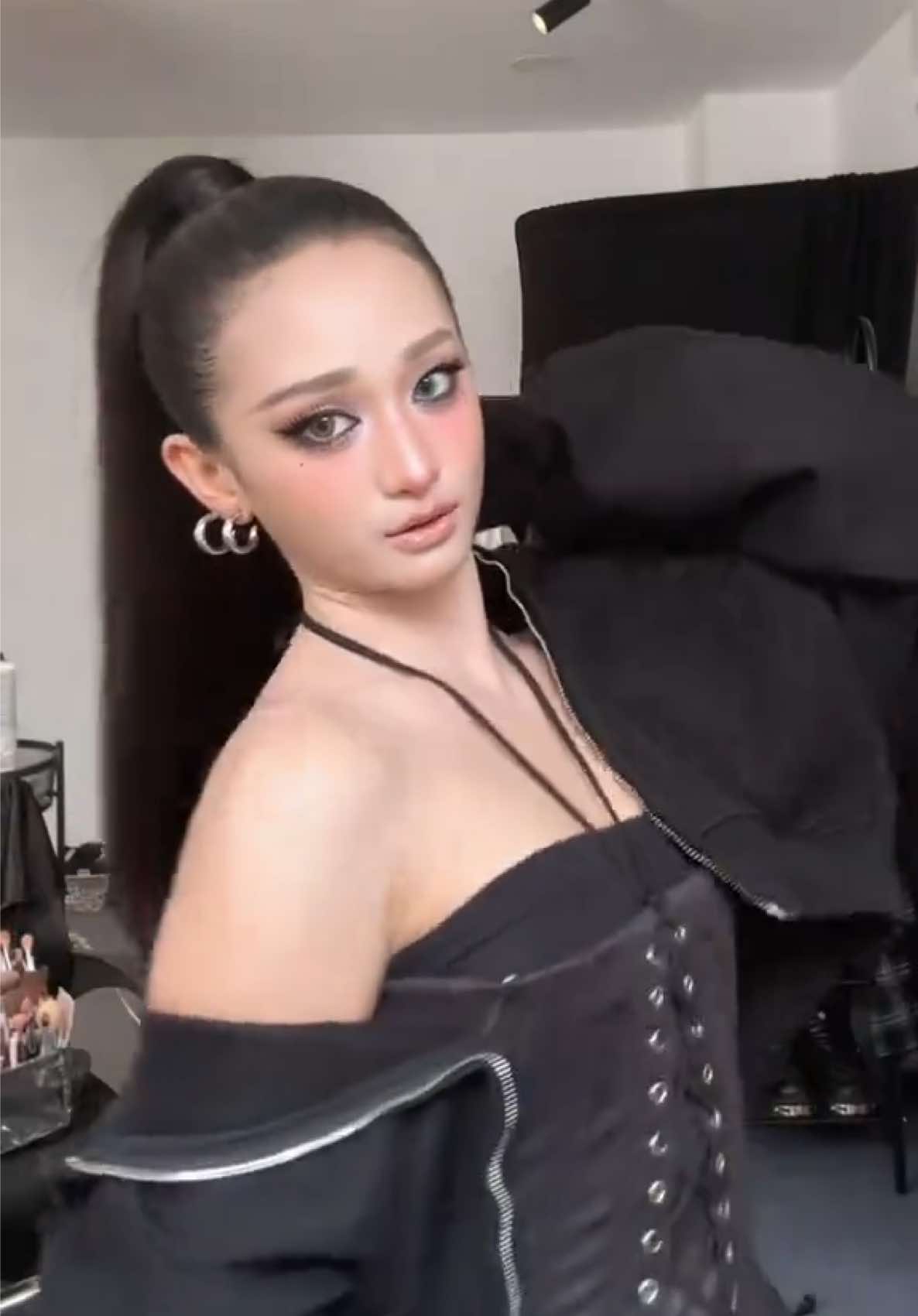@Aye_cz_