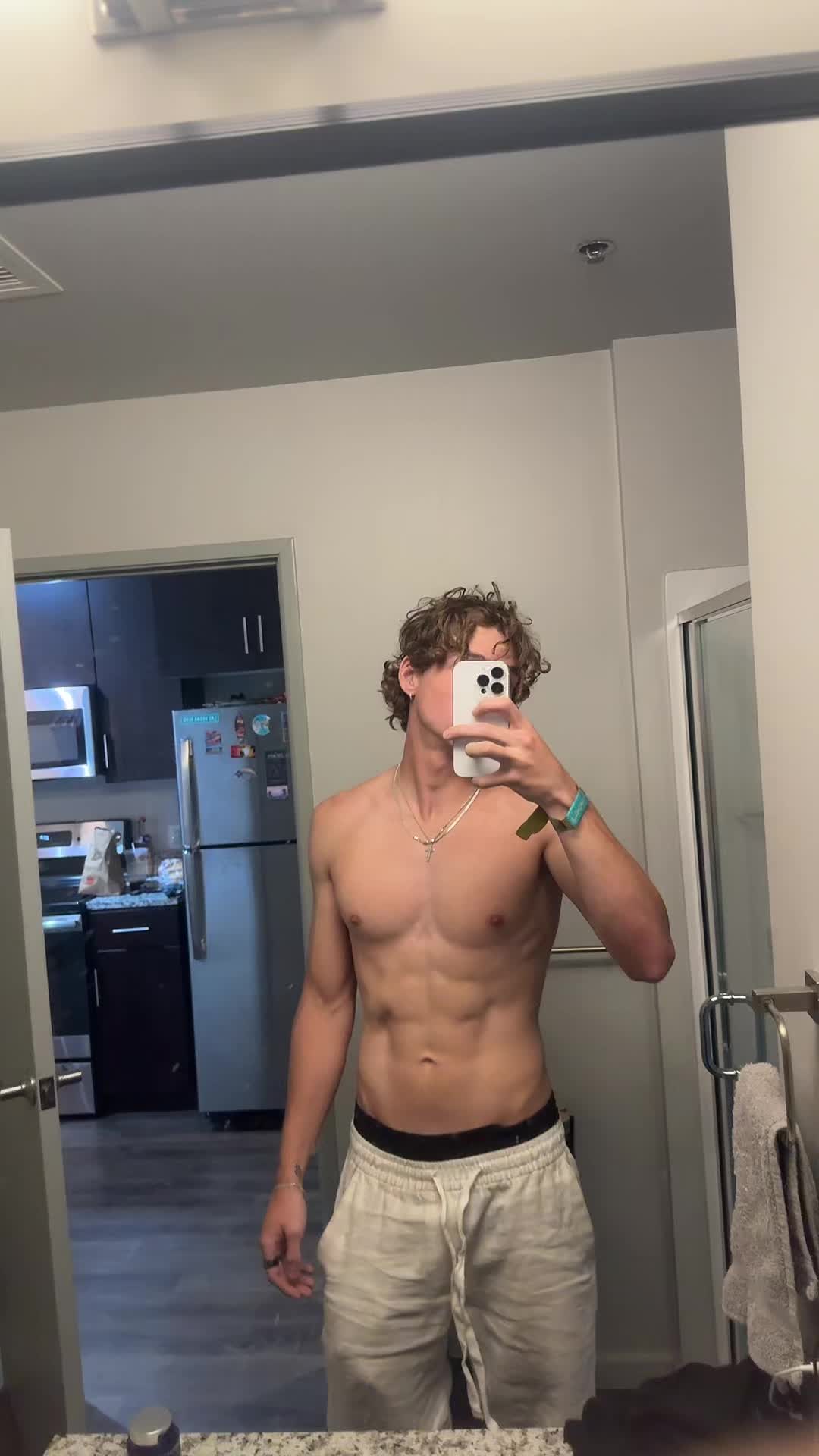 @MoonAtNight