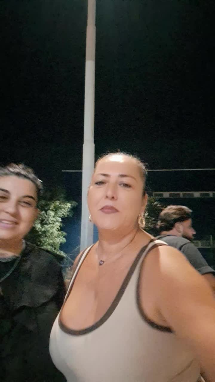@Flora Guarino433