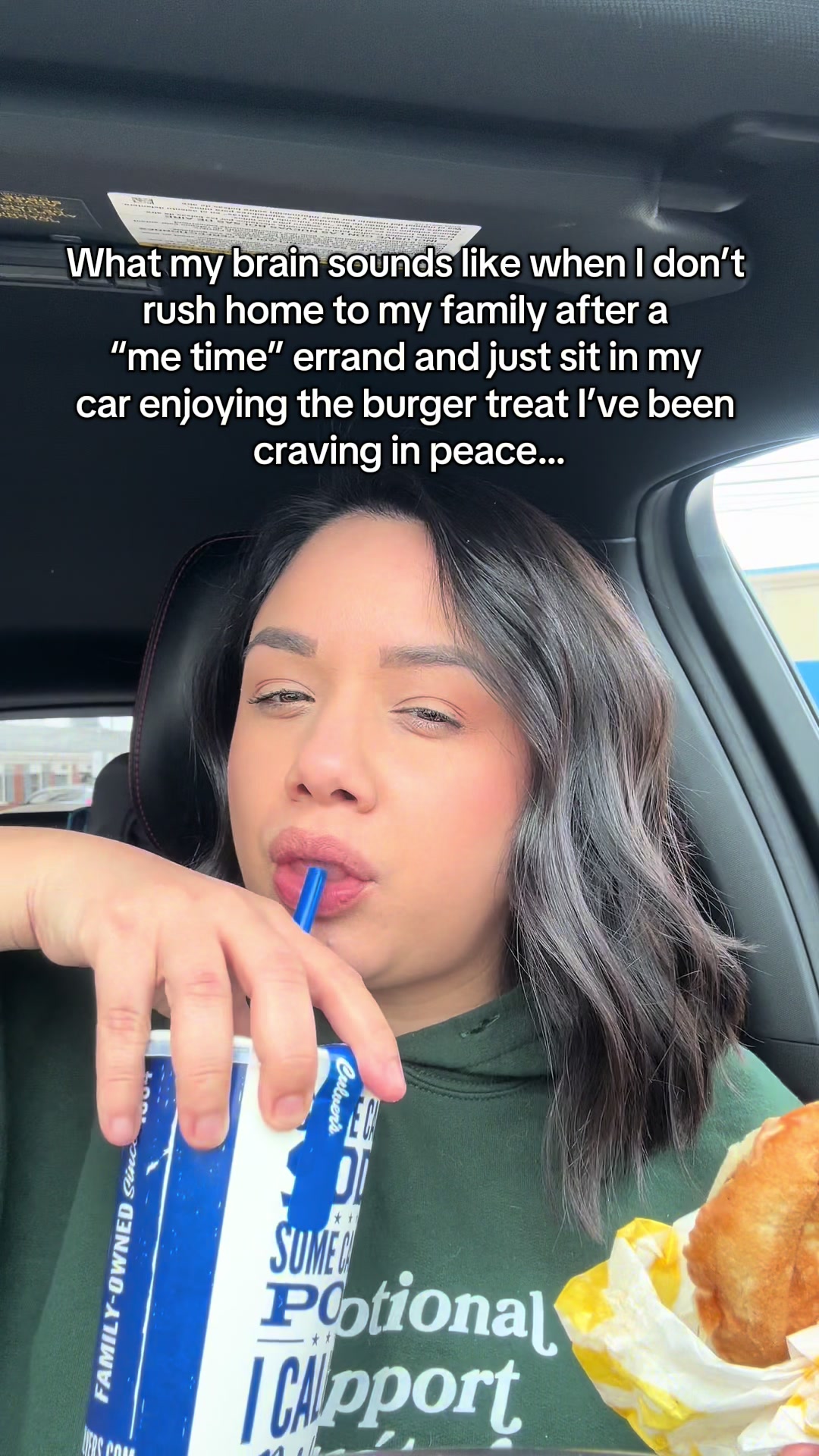 @Xochitl | Latina Creator