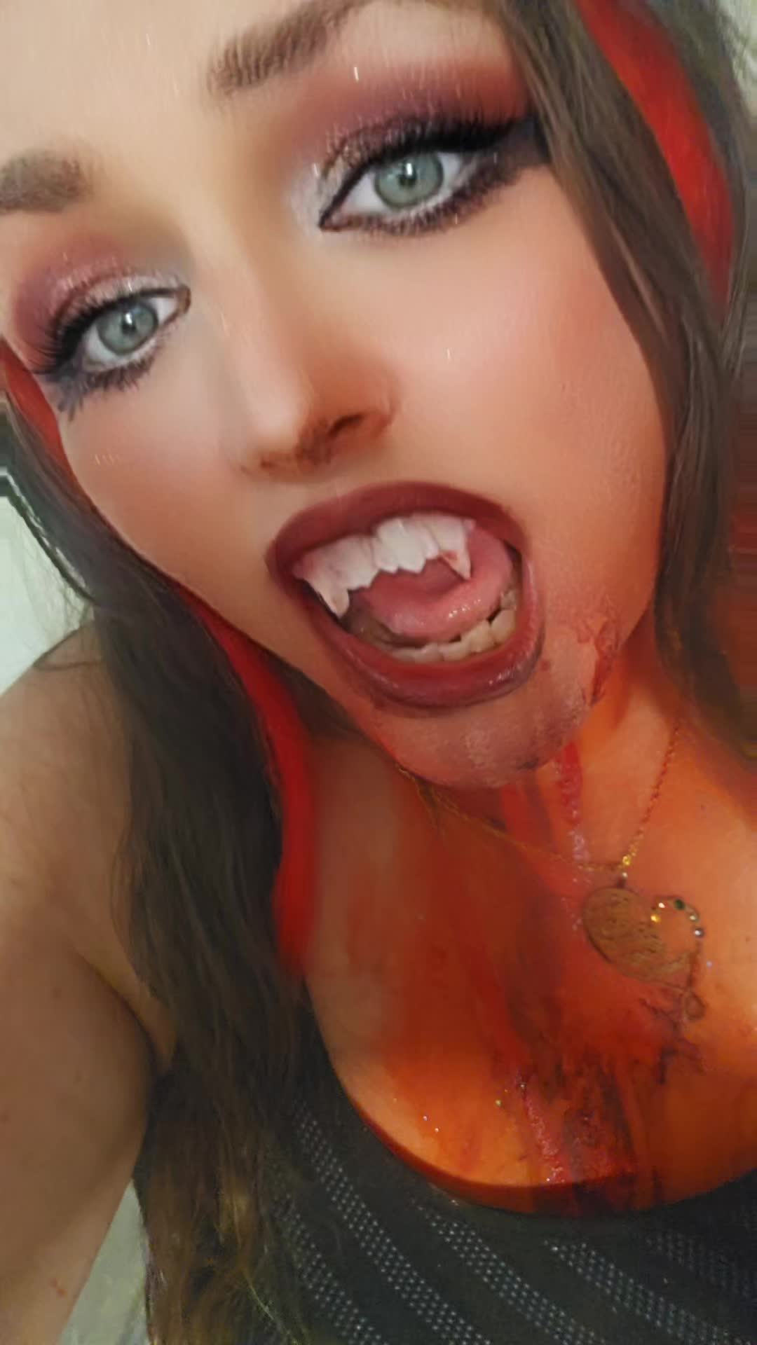 @KimCroft🧸🌹💙🎸🐋🐬🦋😈👻☘️🔥