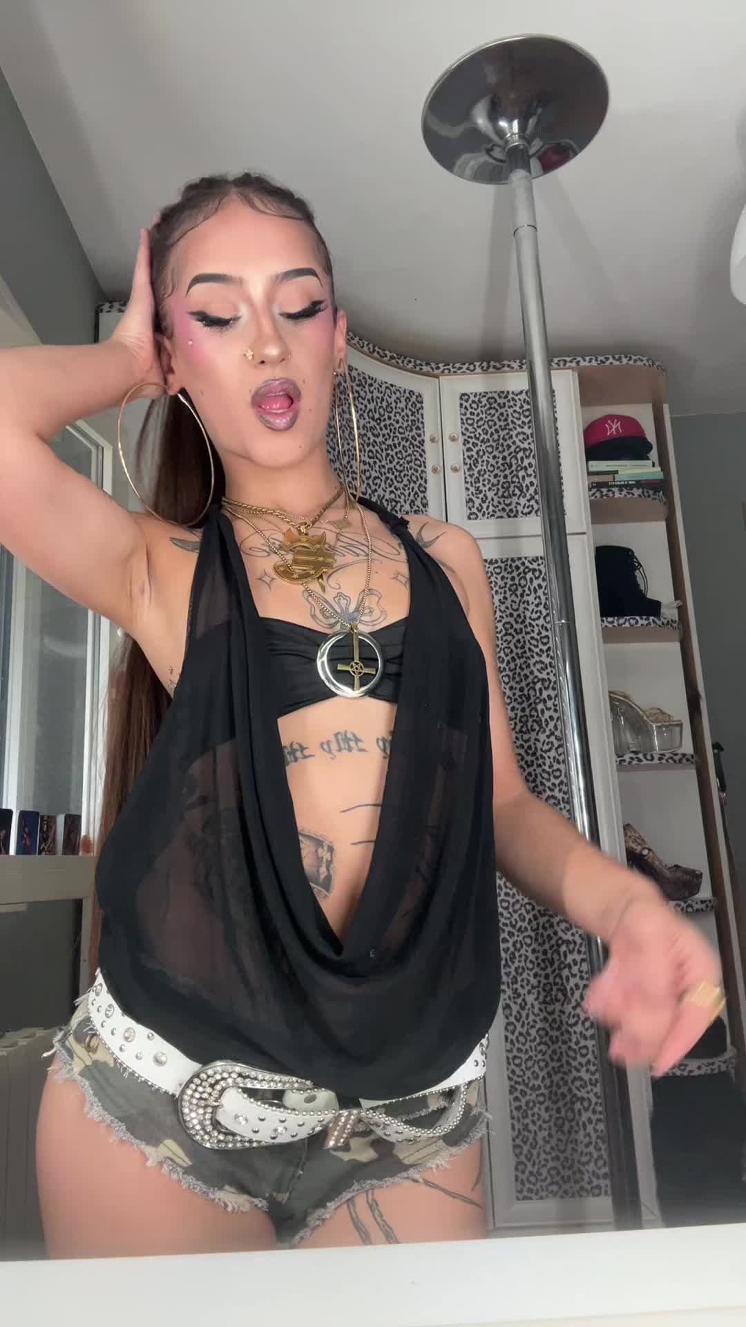 @Lahoeee