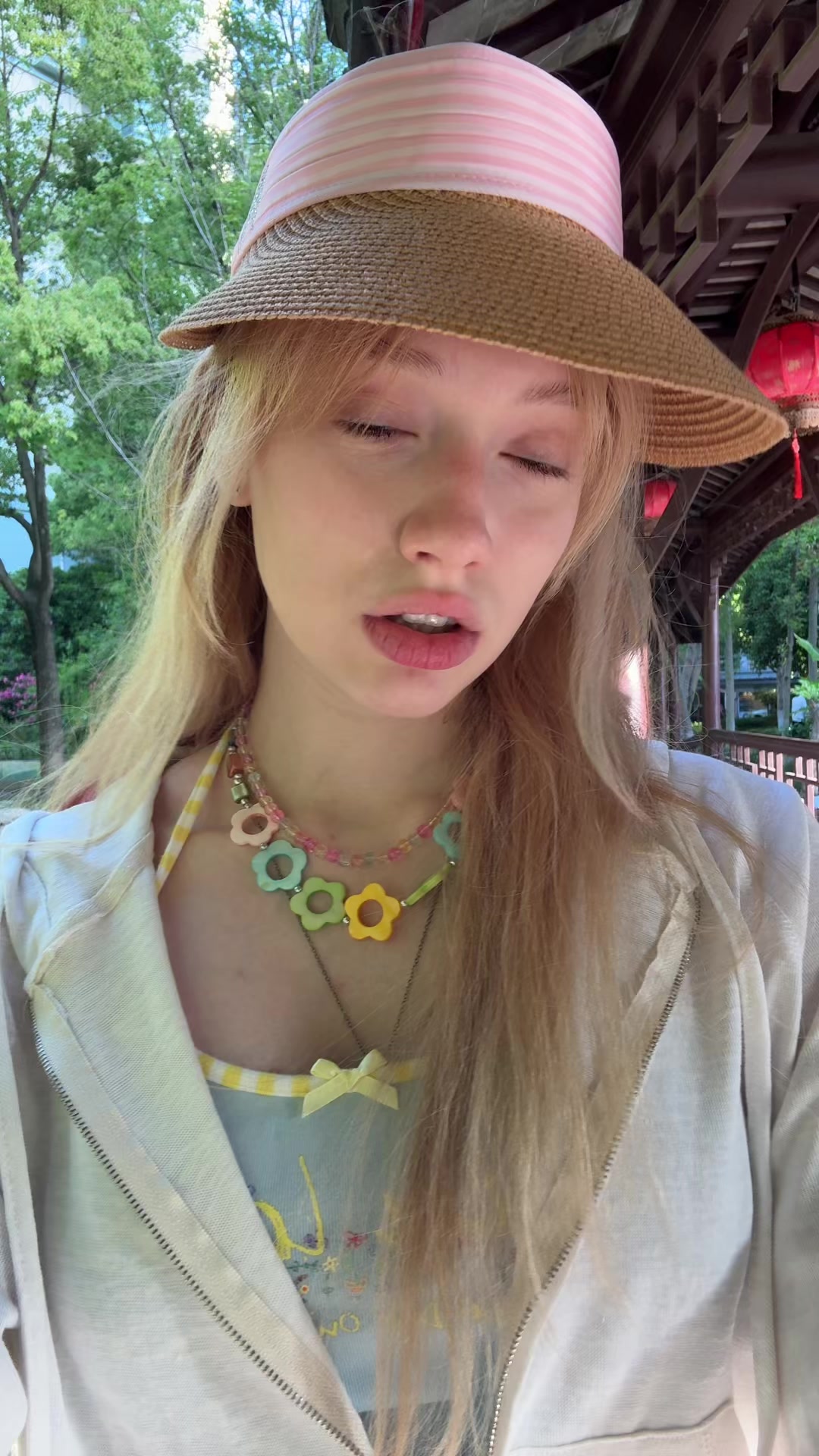 @MarisaLeona_