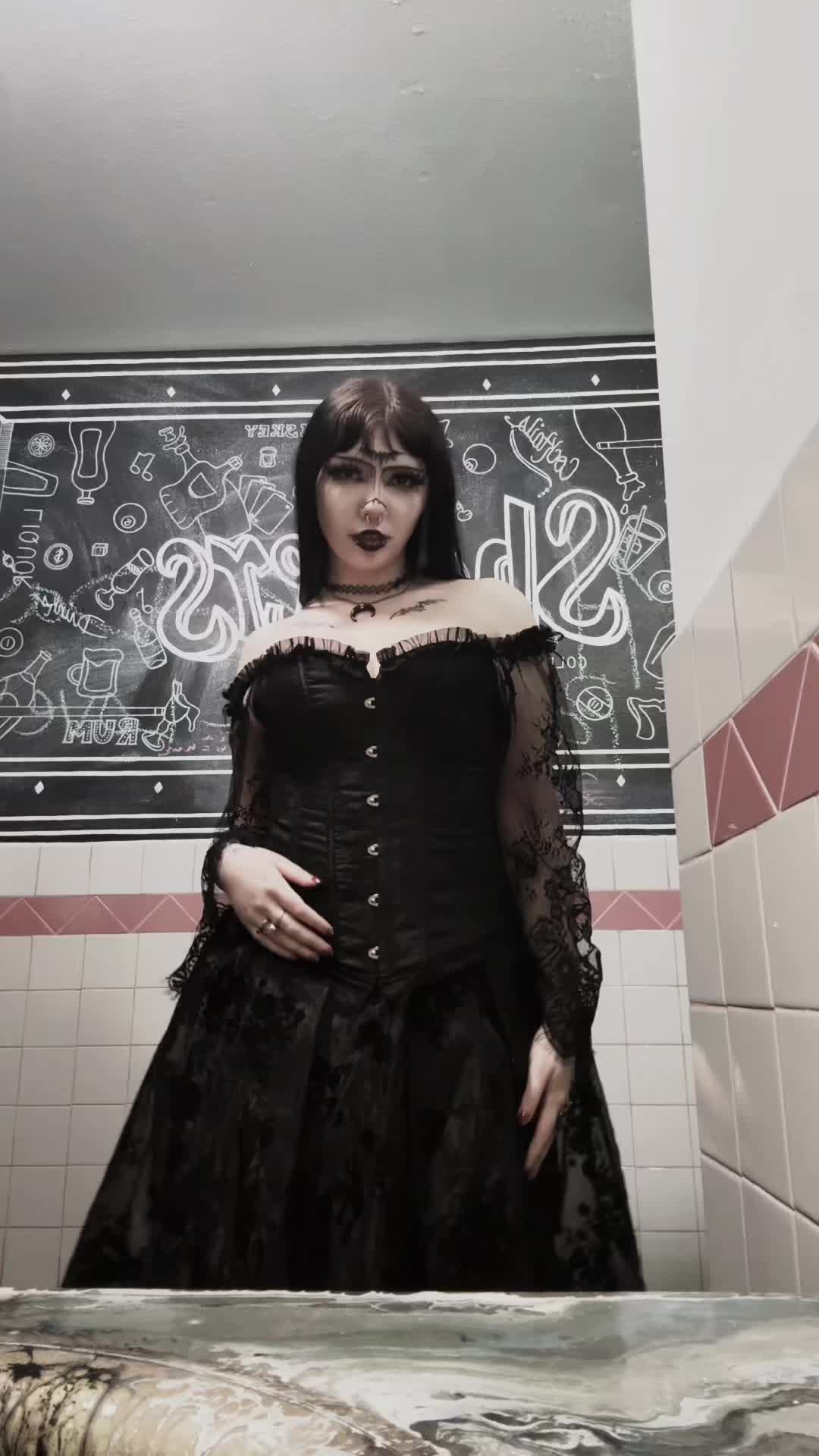 @✧༺ 𝓔𝓶𝓮𝓻𝓪𝓵𝓭 ༻✧