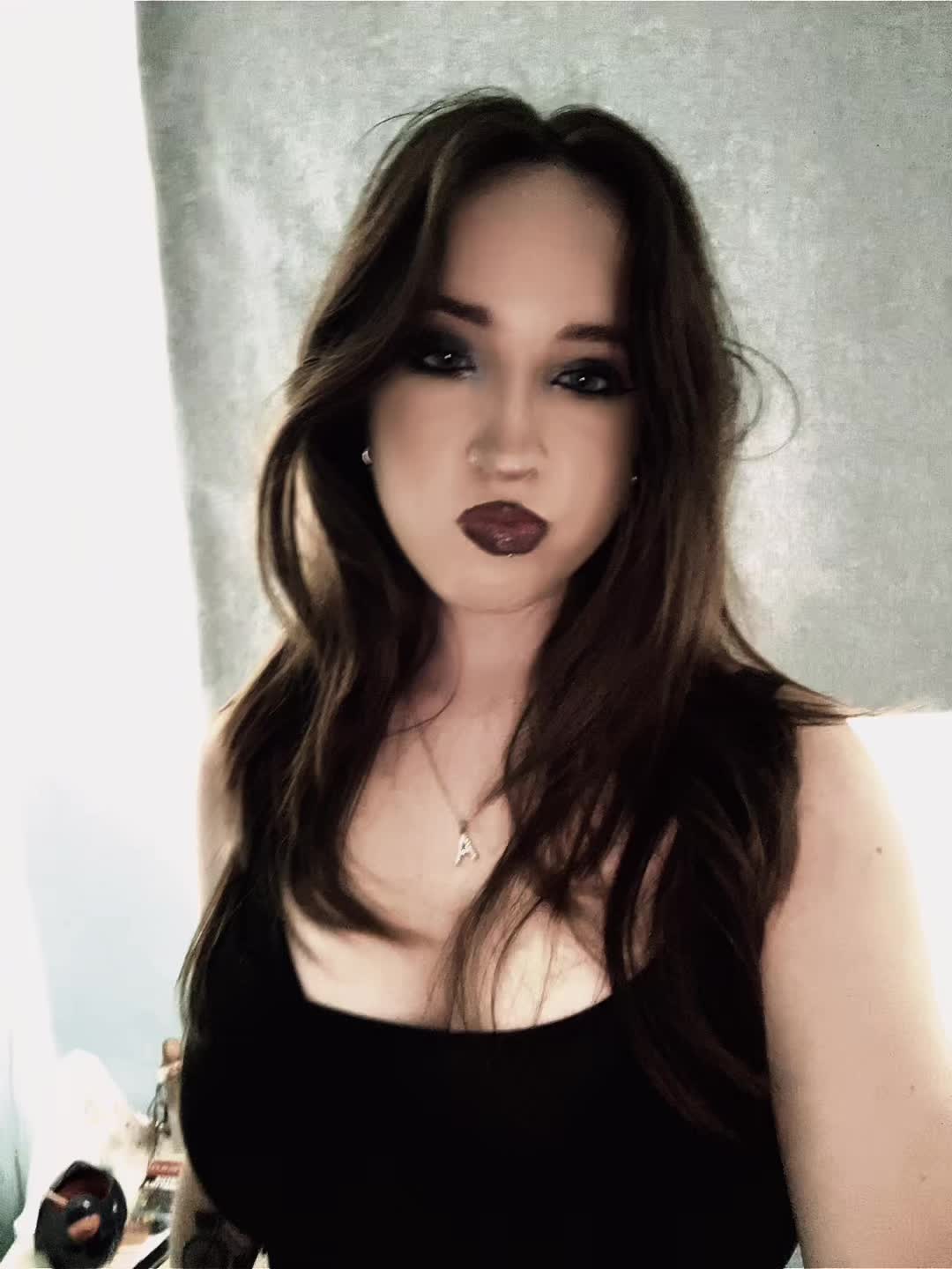 @𝐴𝑠ℎ𝑙𝑒𝑖𝑔ℎ 🍒