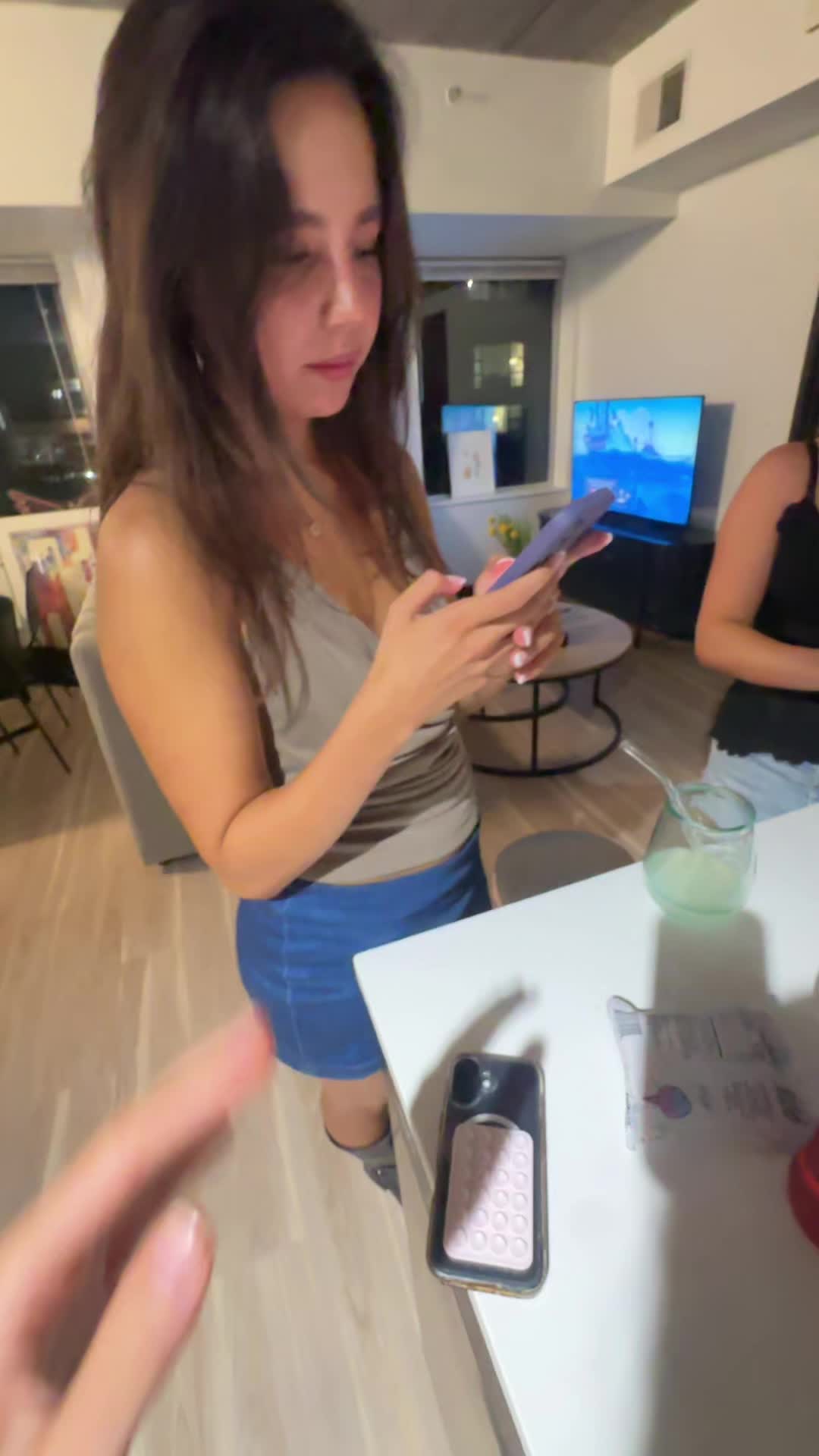 @chloe