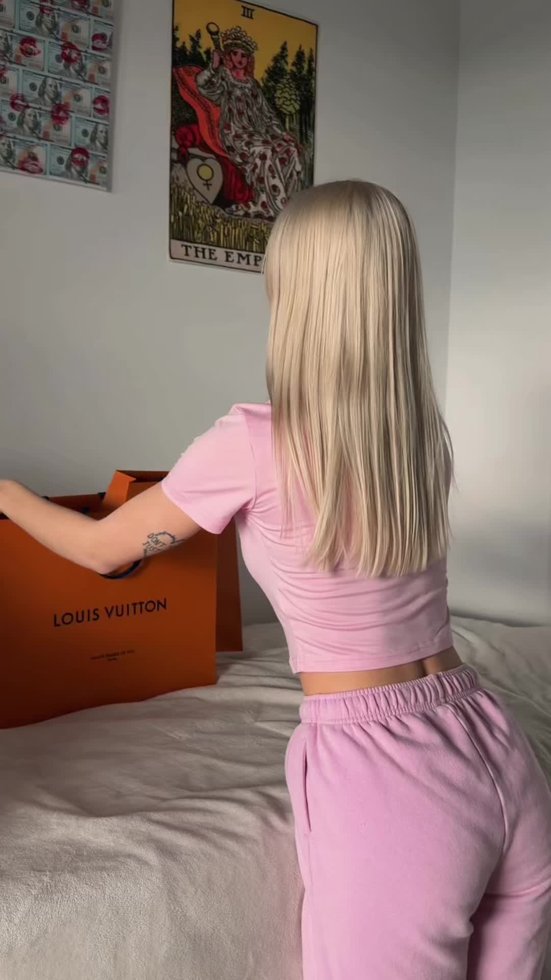 @Slavicblondexoxo