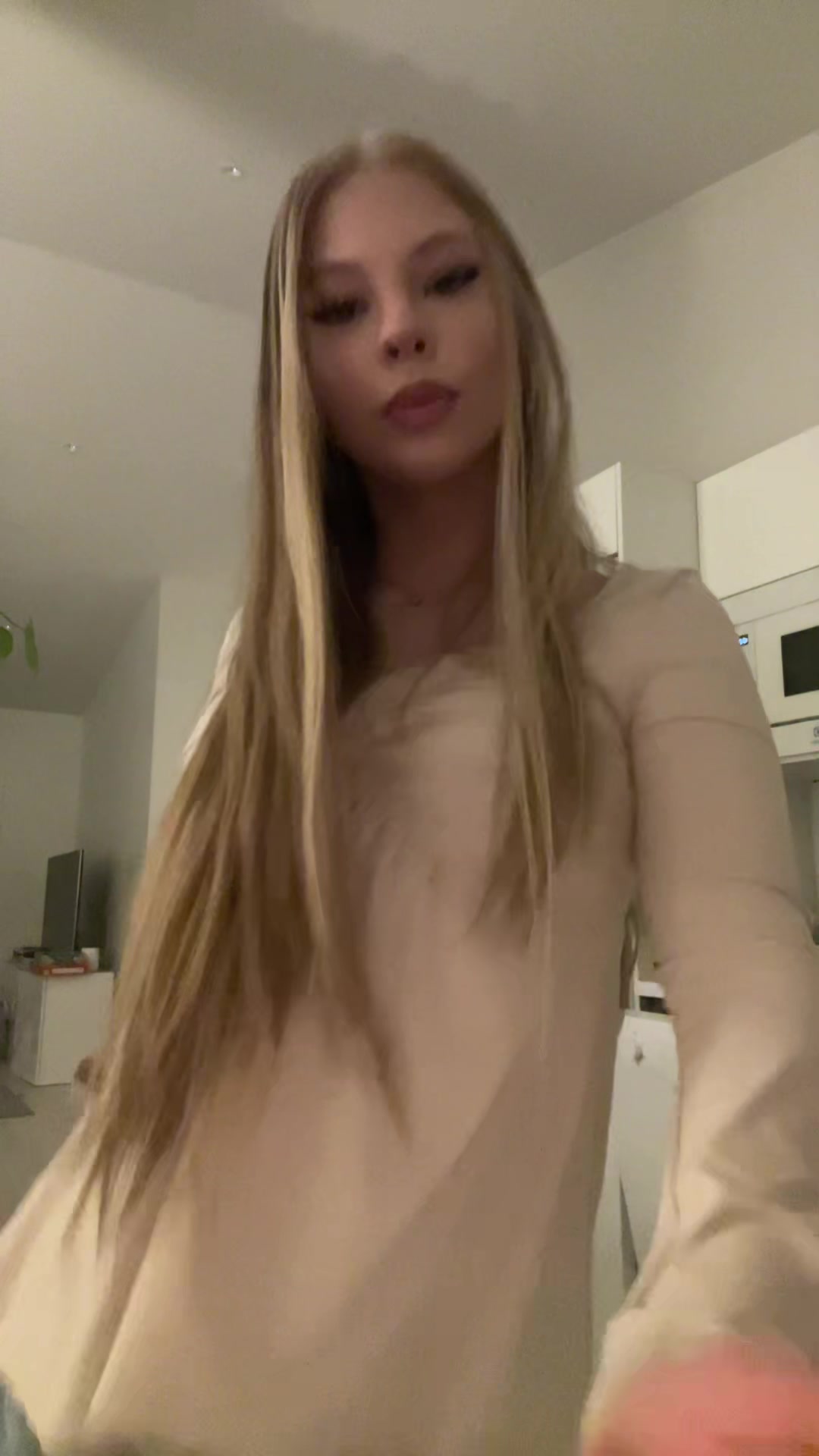 @ツ